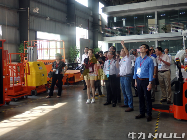 香港商會訪問團(tuán)蒞臨牛力開展經(jīng)貿(mào)考察活動